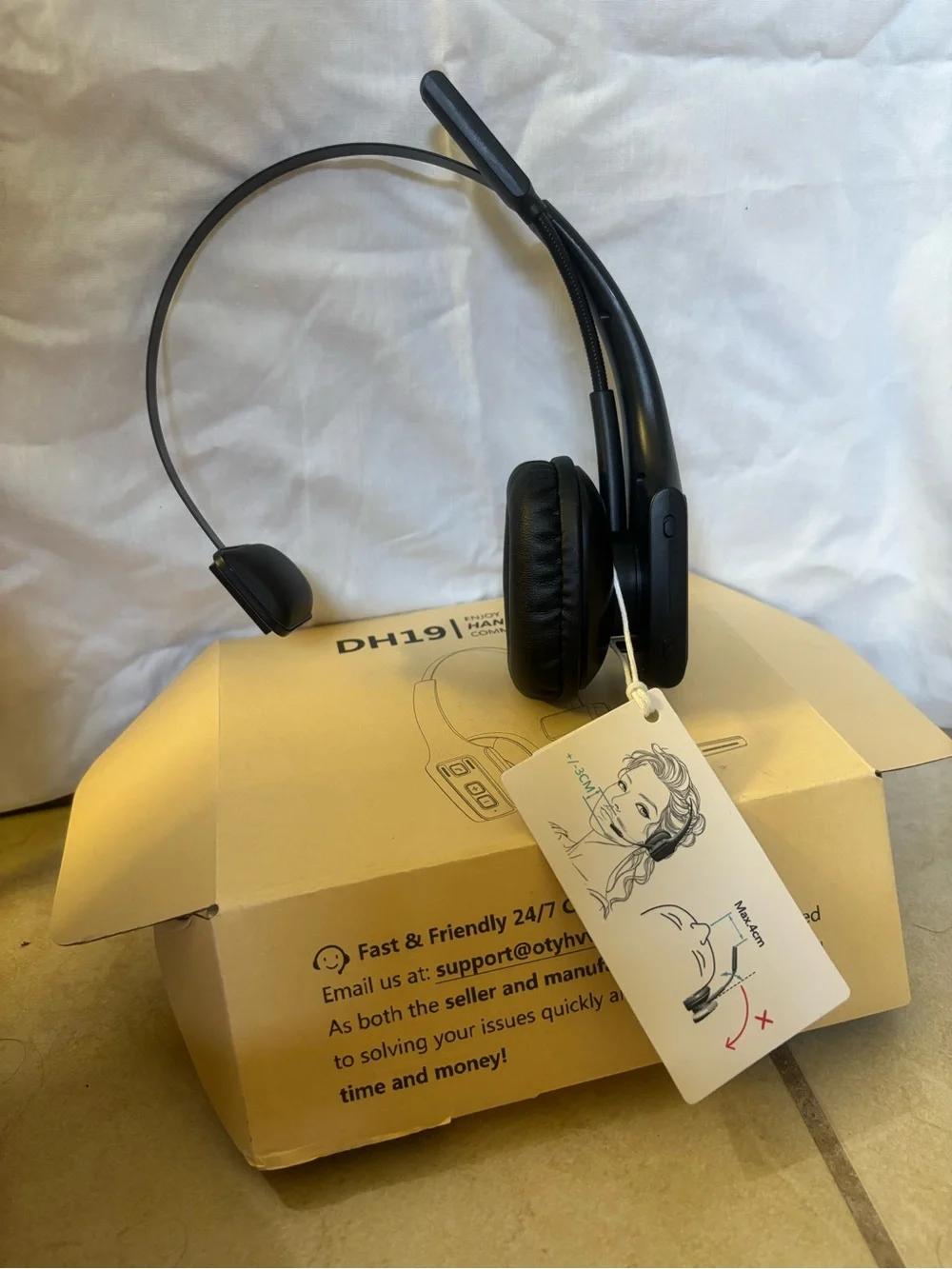 Hands-free communication with Boom Microphone - Comfortable On-Ear Design